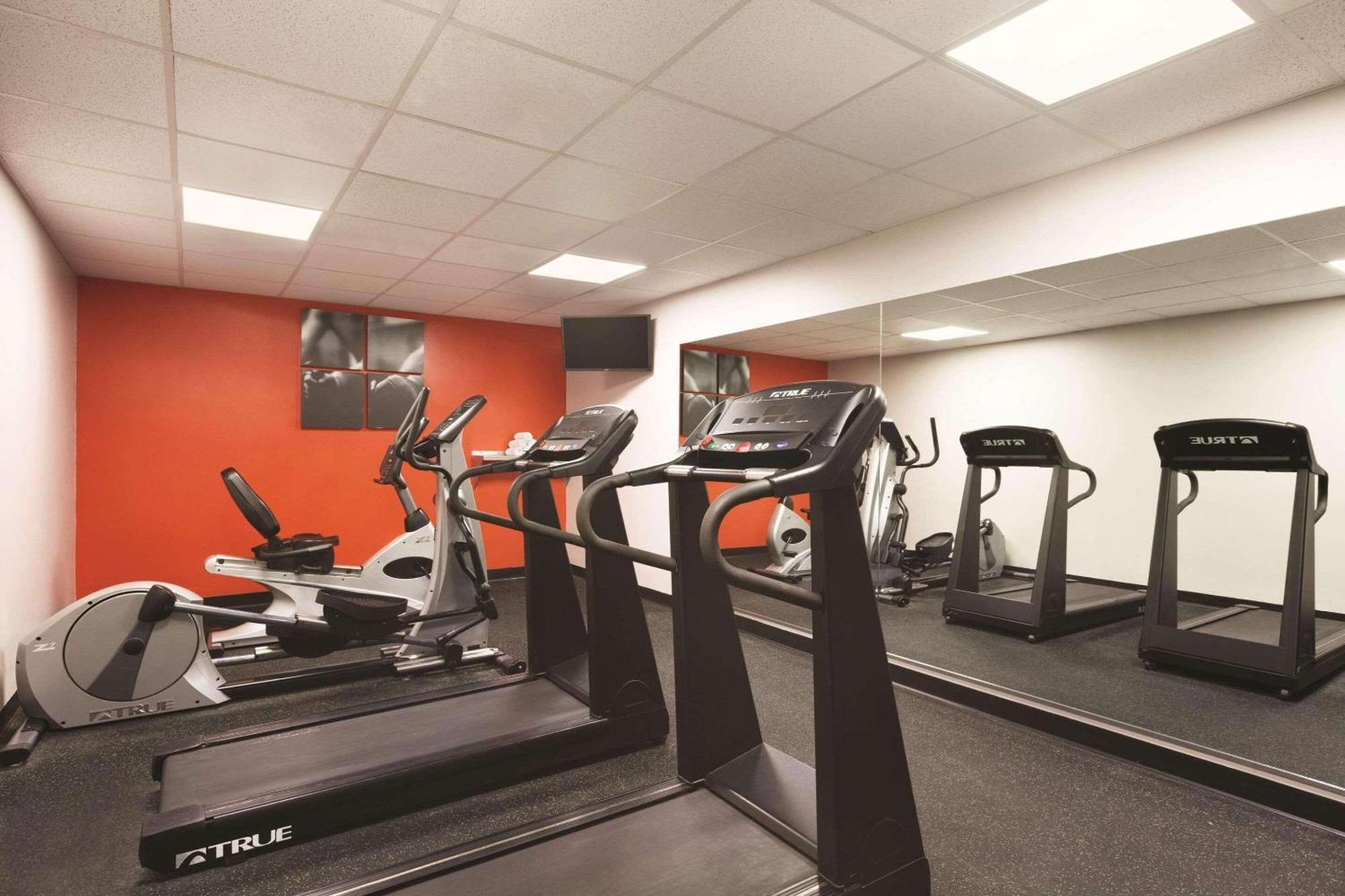 Country Inn & Suites By Radisson, Washington, Dc East - Capitol Heights, Md Εξωτερικό φωτογραφία